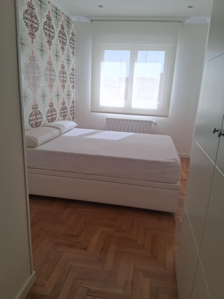 3 bedroom Flat for rent in Albacete city with garage - € 900 (Ref: 9770759)