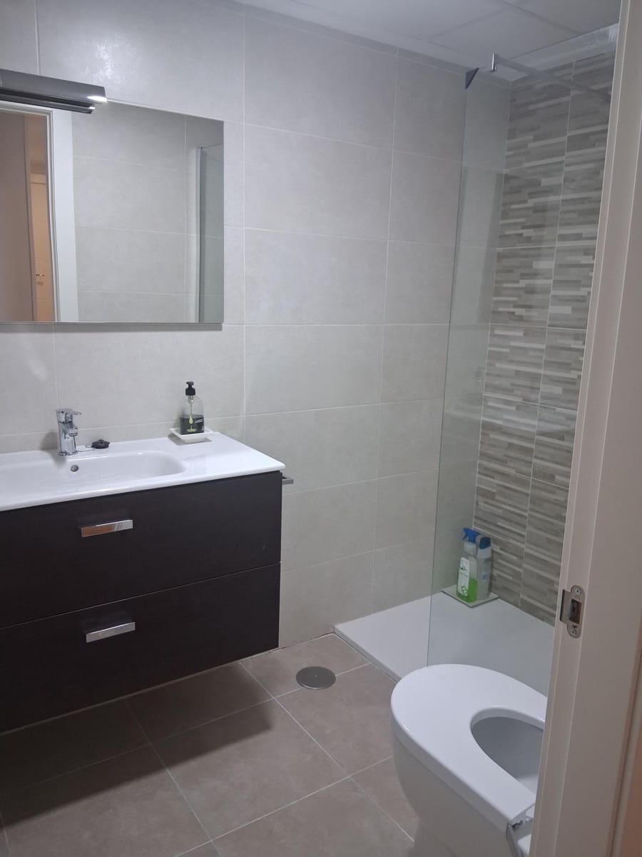 3 bedroom Flat for rent in Albacete city with garage - € 900 (Ref: 9770759)