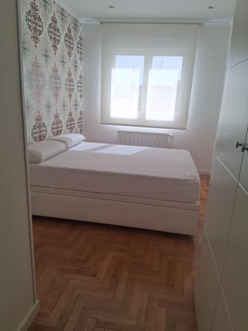 3 slaapkamer Flat te huur in Industria, Albacete stad met garage - € 900 (Ref: 9770759)