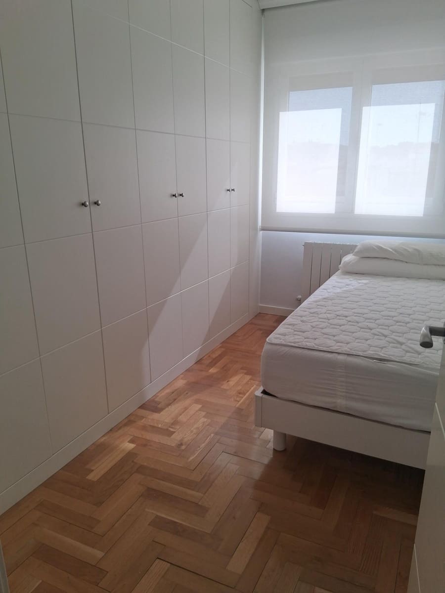 3 bedroom Flat for rent in Albacete city with garage - € 900 (Ref: 9770759)