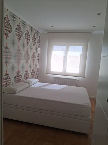 3 slaapkamer Flat te huur in Industria, Albacete stad met garage - € 900 (Ref: 9770759)