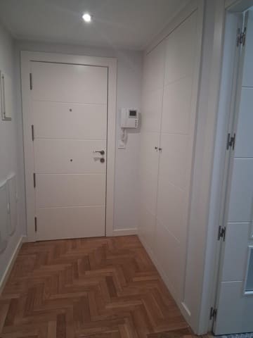 3 slaapkamer Flat te huur in Industria, Albacete stad met garage - € 900 (Ref: 9770759)