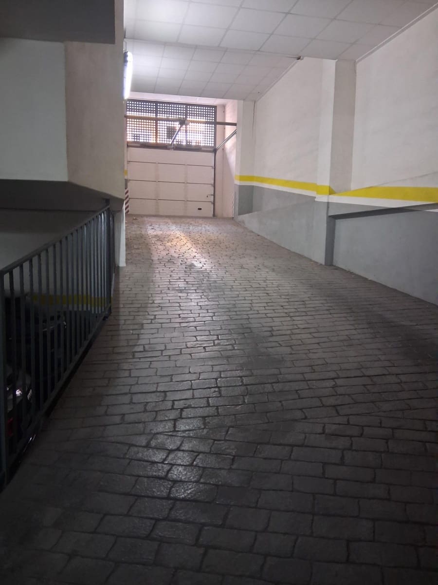 3 bedroom Flat for rent in Albacete city with garage - € 900 (Ref: 9770759)