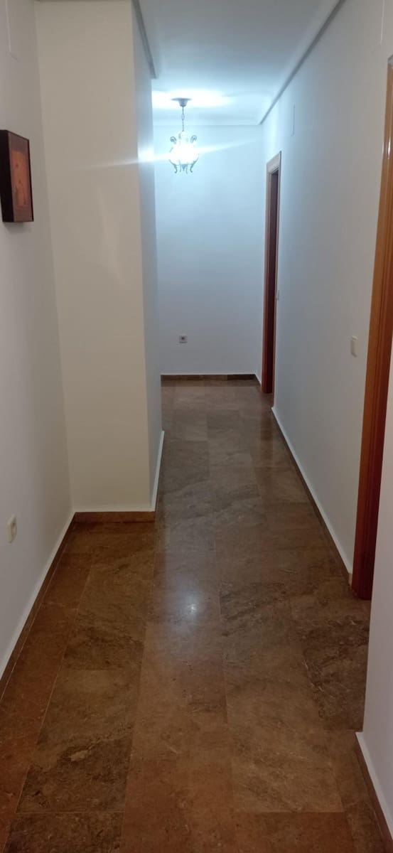 2 quarto Apartamento para arrendar em Albacete cidade com garagem - 800 € (Ref: 9788505)