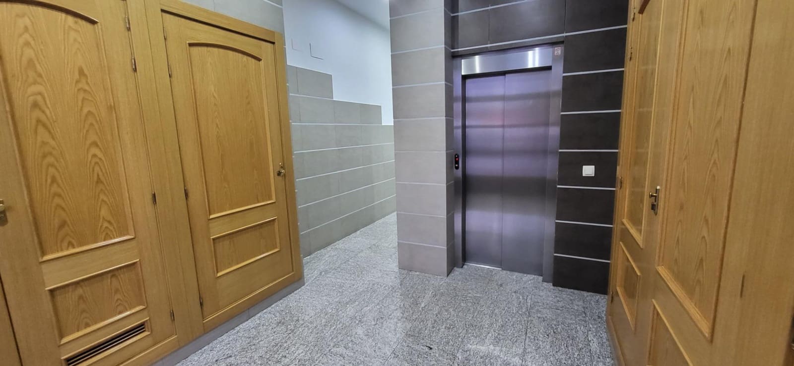 2 Zimmer Wohnung zu vermieten in Albacete Stadt mit Garage - 850 € (Ref: 9799395)