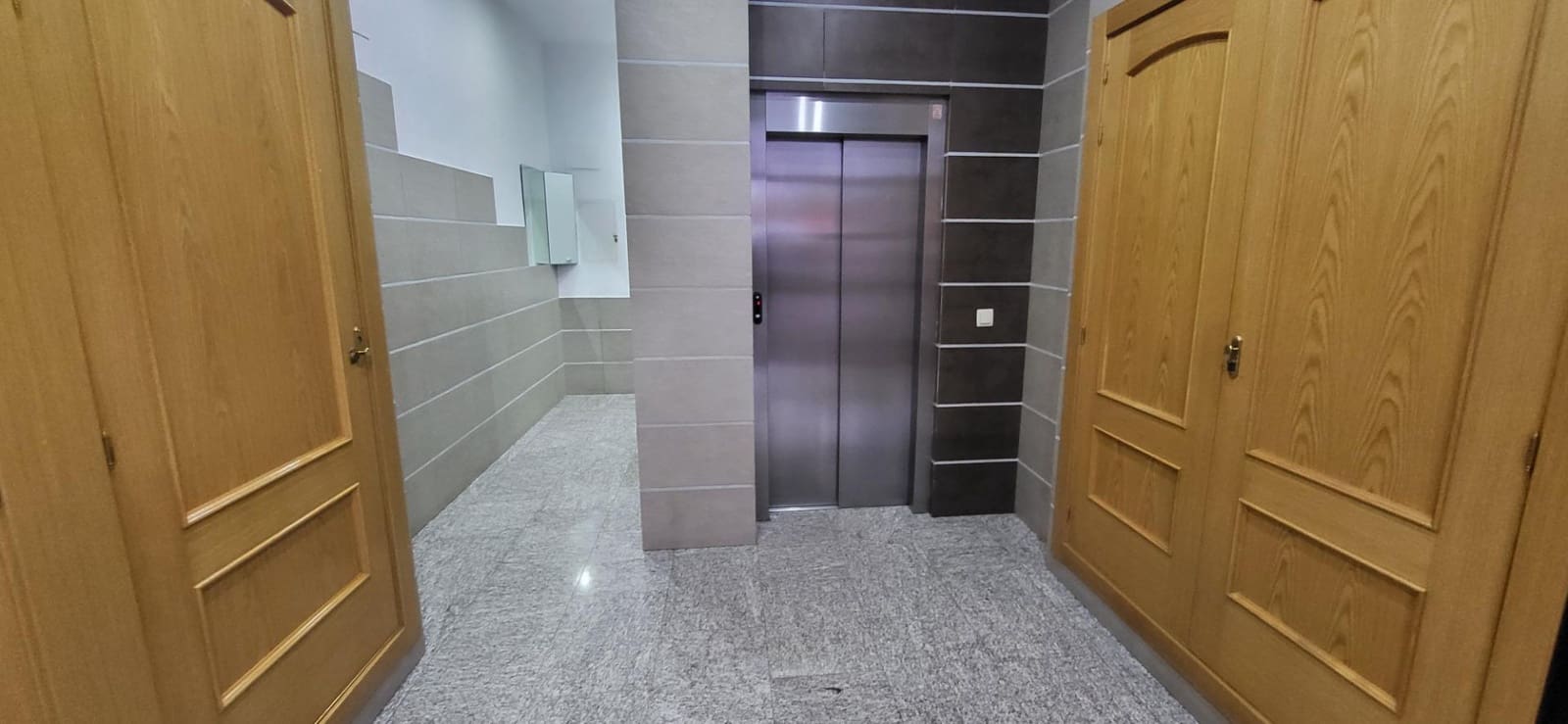 2 Zimmer Wohnung zu vermieten in Albacete Stadt mit Garage - 850 € (Ref: 9799395)