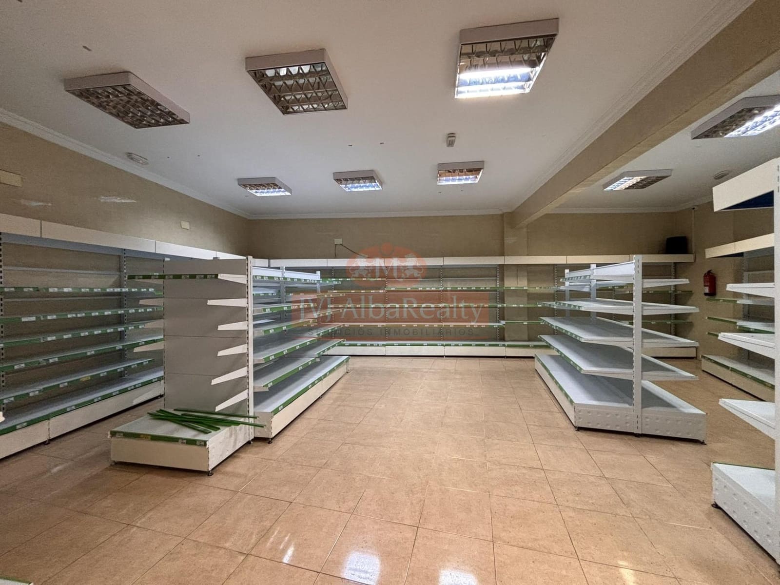 Erhverv til salg i Barrax - € 190.000 (Ref: 9806566)