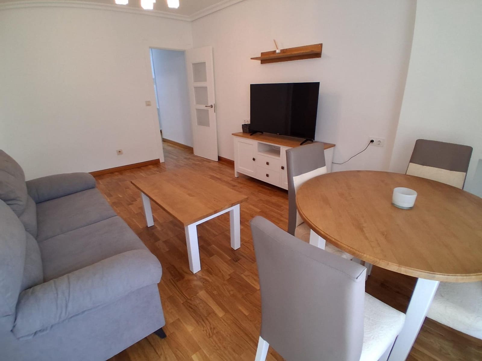 2 soverom Leilighet til leie i Albacete by - € 800 (Ref: 9806567)