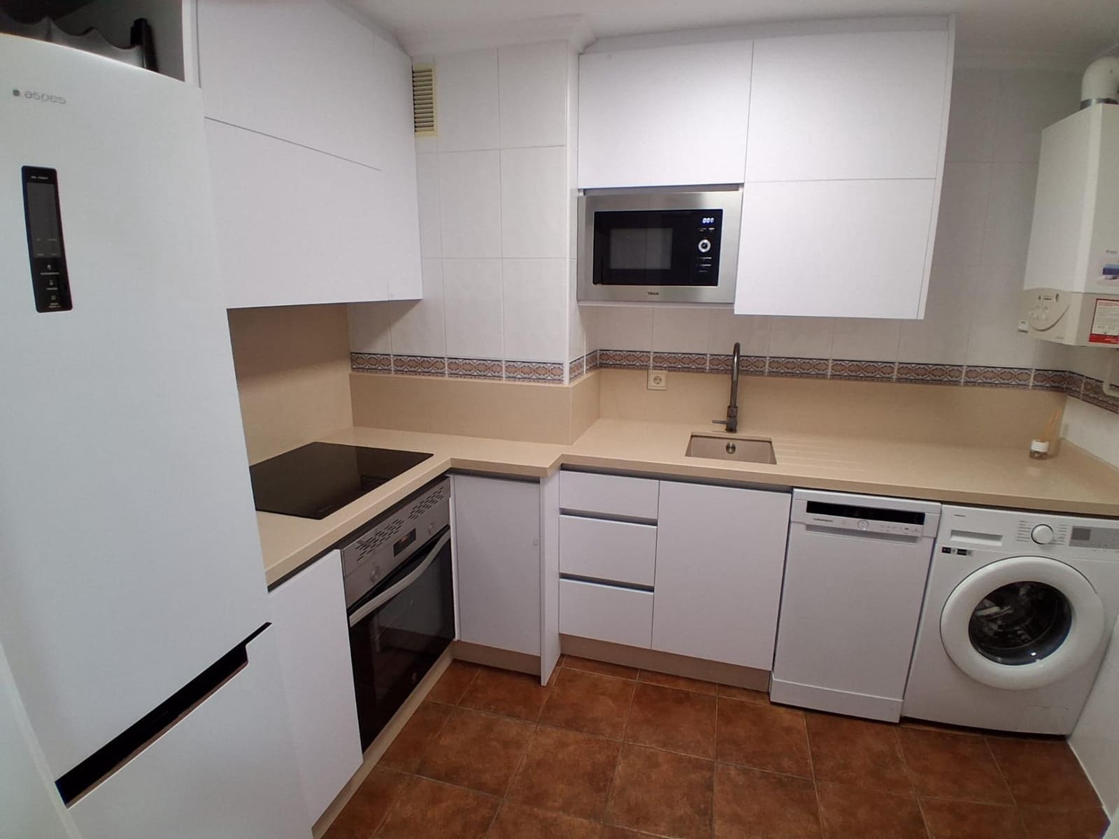 2 soverom Leilighet til leie i Albacete by - € 800 (Ref: 9806567)