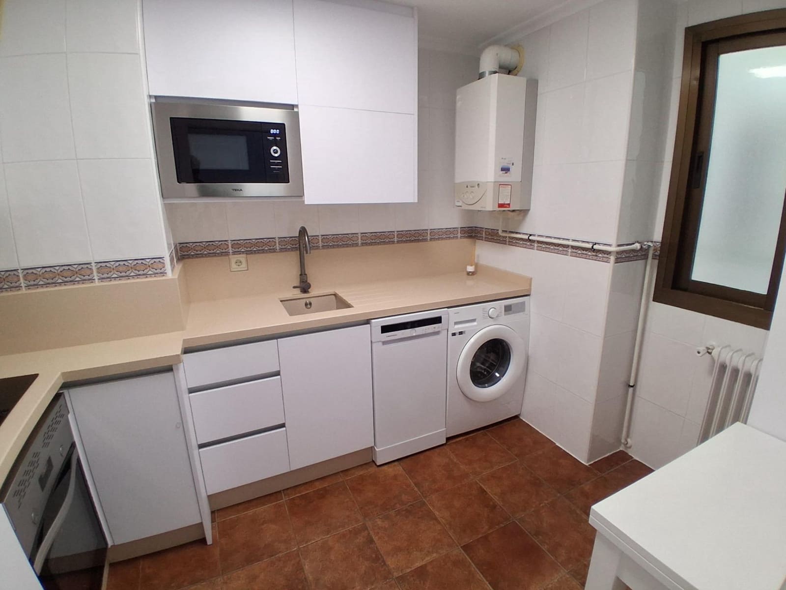 2 soverom Leilighet til leie i Albacete by - € 800 (Ref: 9806567)