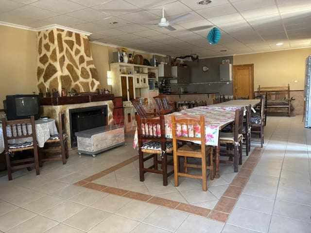 4 quarto Quinta/Casa Rural para venda em Albacete cidade com piscina - 165 000 € (Ref: 9806568)