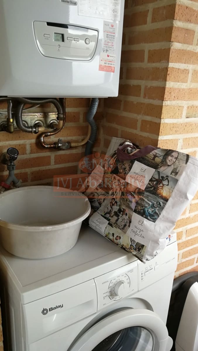 1 slaapkamer Appartement te huur in Albacete stad - € 690 (Ref: 9815943)