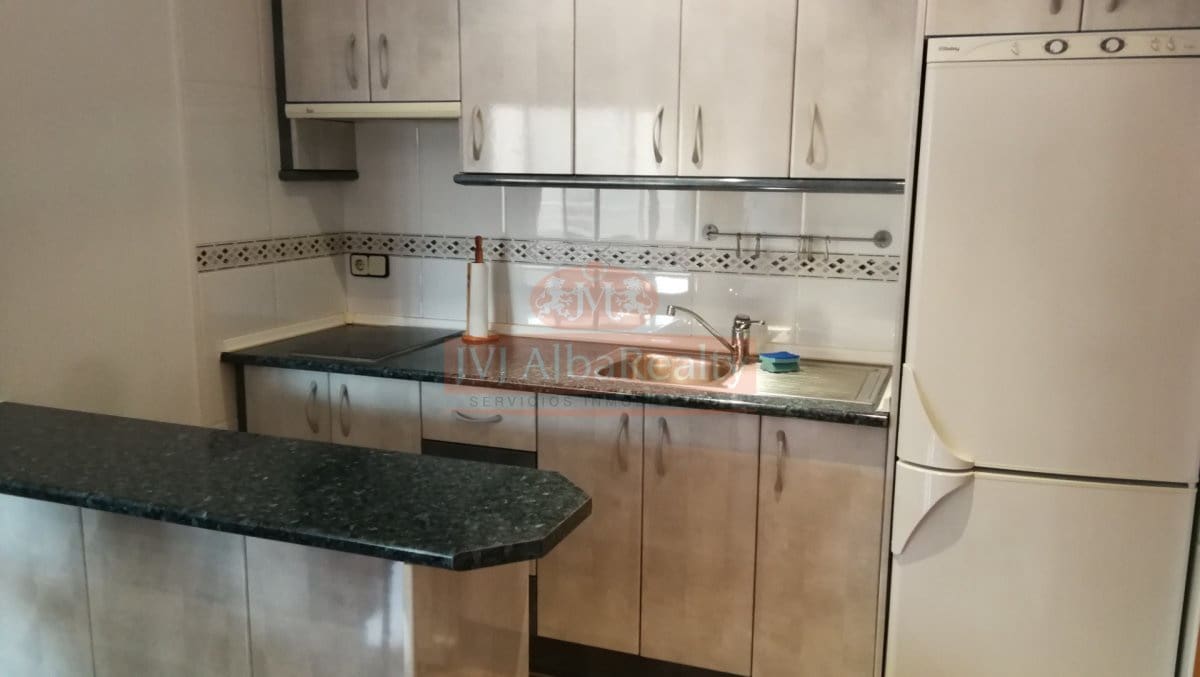 1 slaapkamer Appartement te huur in Albacete stad - € 690 (Ref: 9815943)