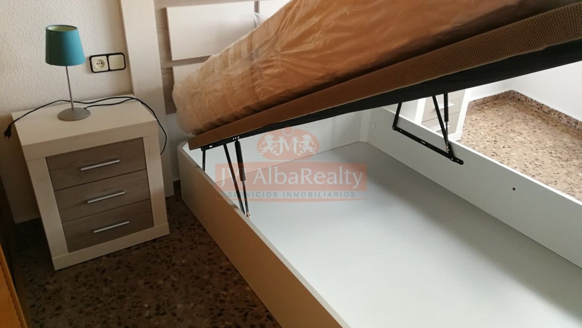 1 slaapkamer Appartement te huur in Albacete stad - € 690 (Ref: 9815943)