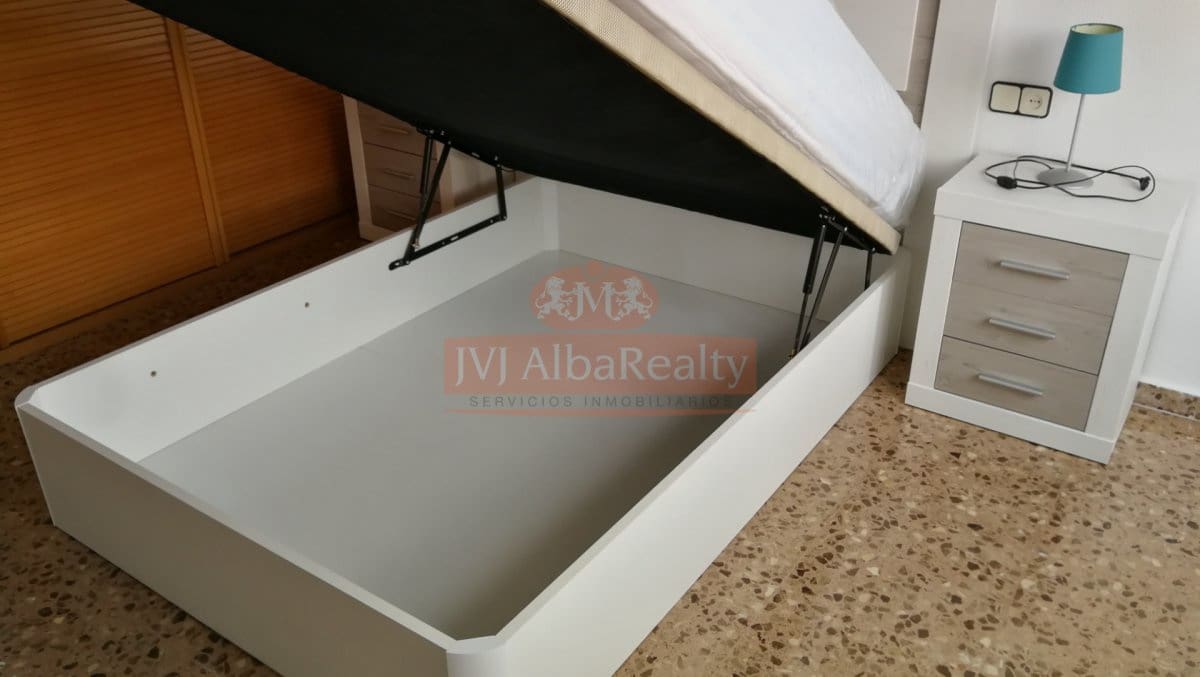 1 slaapkamer Appartement te huur in Albacete stad - € 690 (Ref: 9815943)