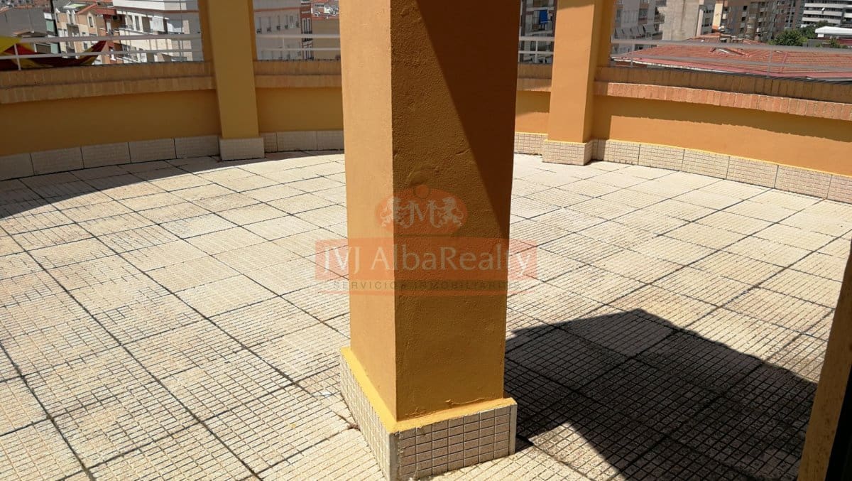 1 slaapkamer Appartement te huur in Albacete stad - € 690 (Ref: 9815943)