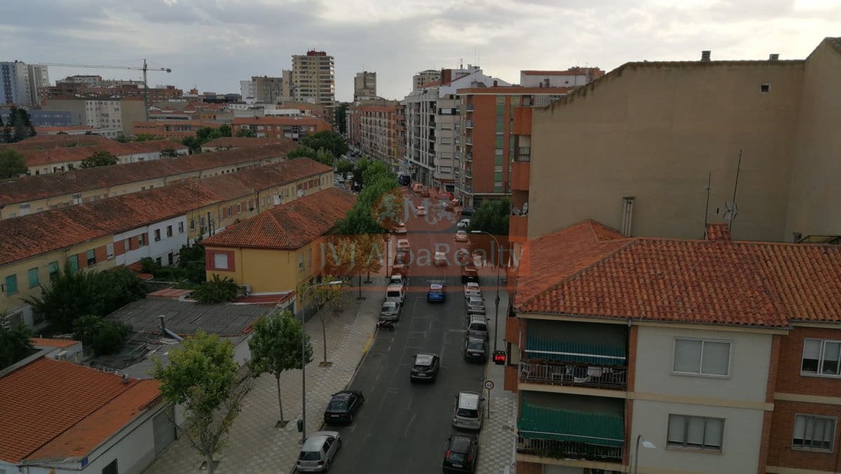 1 slaapkamer Appartement te huur in Albacete stad - € 690 (Ref: 9815943)