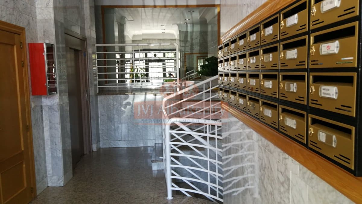 1 slaapkamer Appartement te huur in Albacete stad - € 690 (Ref: 9815943)