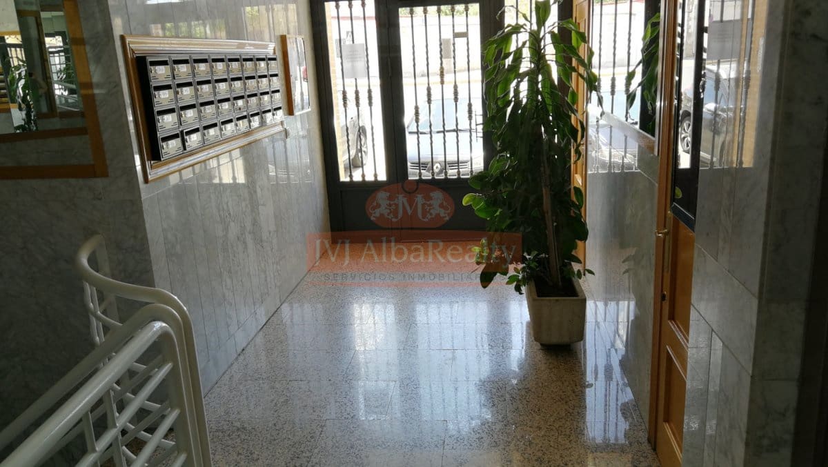 1 slaapkamer Appartement te huur in Albacete stad - € 690 (Ref: 9815943)
