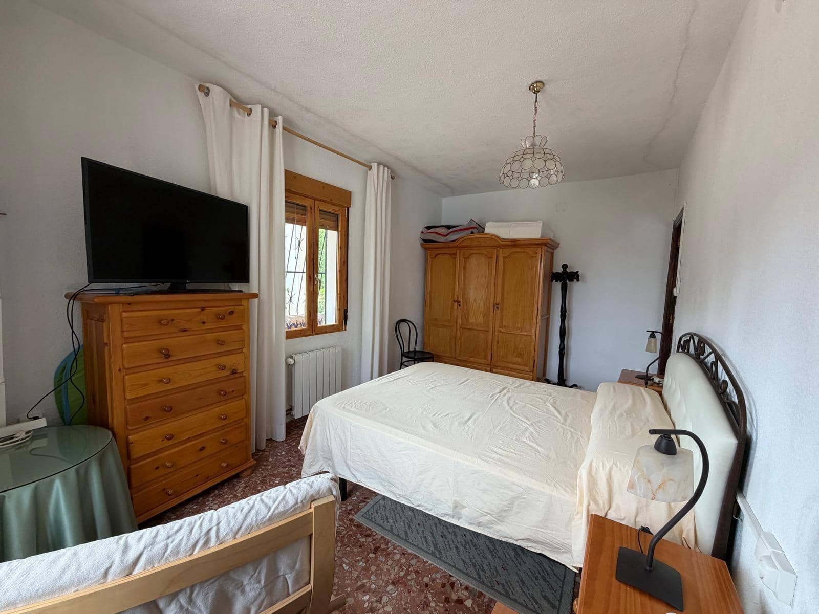 5 bedroom Villa for sale in Albacete city with pool garage - € 395,000 (Ref: 9817994)