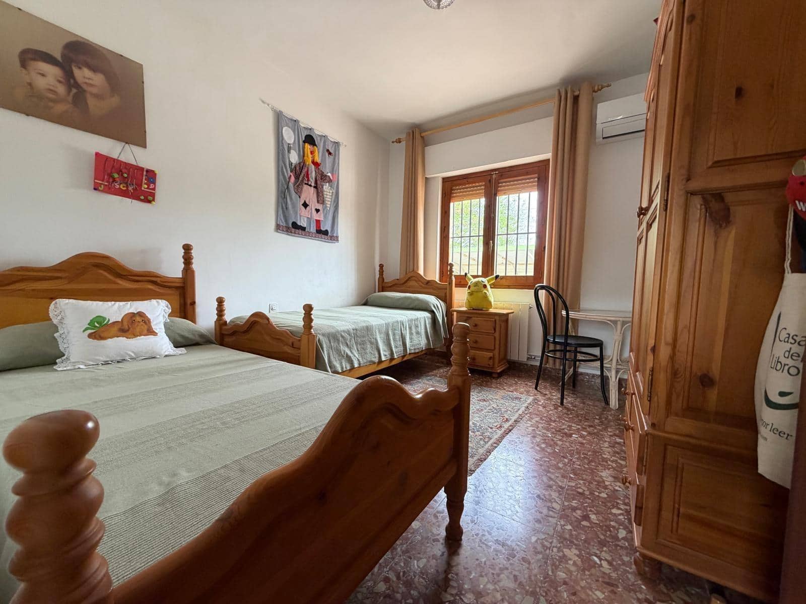 5 bedroom Villa for sale in Albacete city with pool garage - € 395,000 (Ref: 9817994)