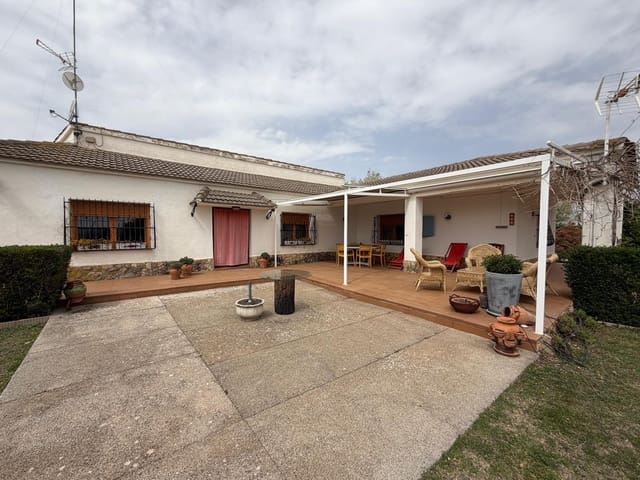 5 soveværelse Villa til salg i Albacete by med swimmingpool garage - € 395.000 (Ref: 9817994)