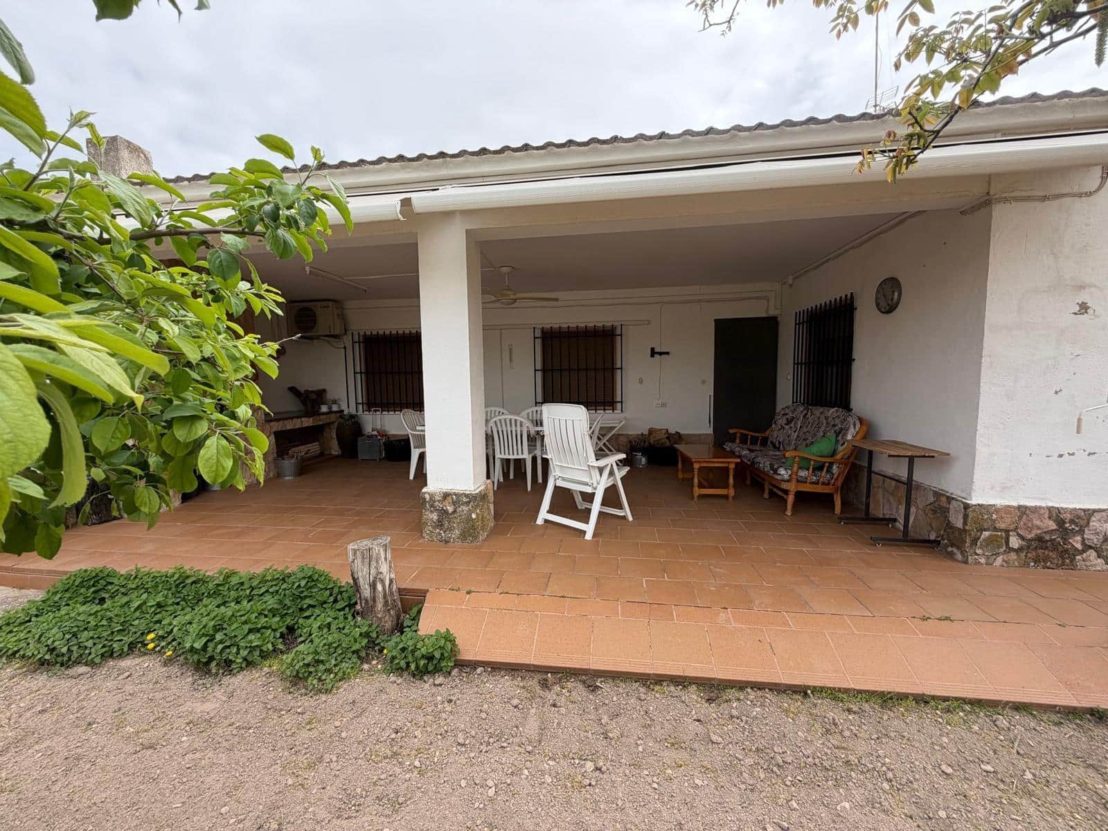 5 bedroom Villa for sale in Albacete city with pool garage - € 395,000 (Ref: 9817994)