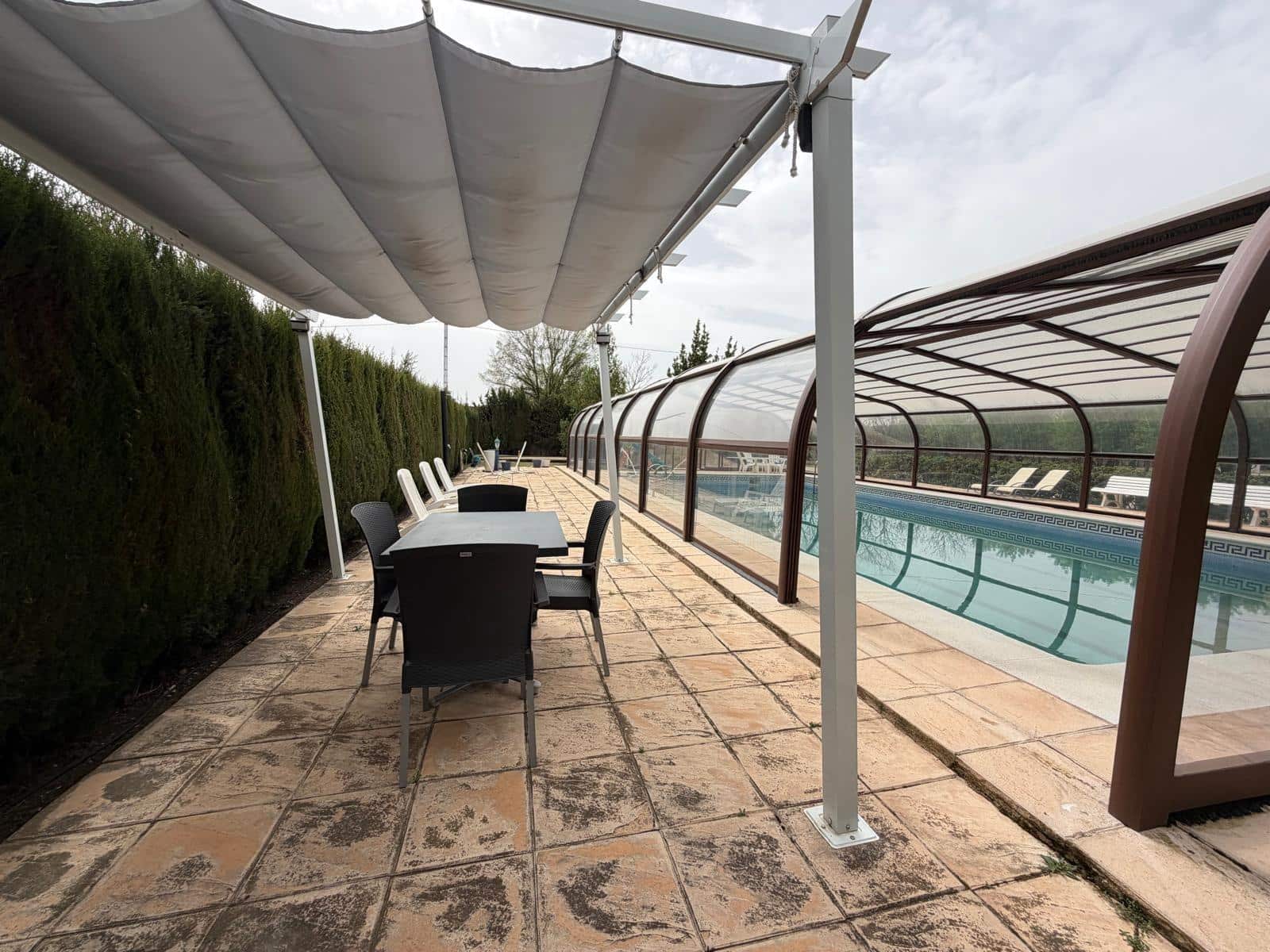 5 bedroom Villa for sale in Albacete city with pool garage - € 395,000 (Ref: 9817994)