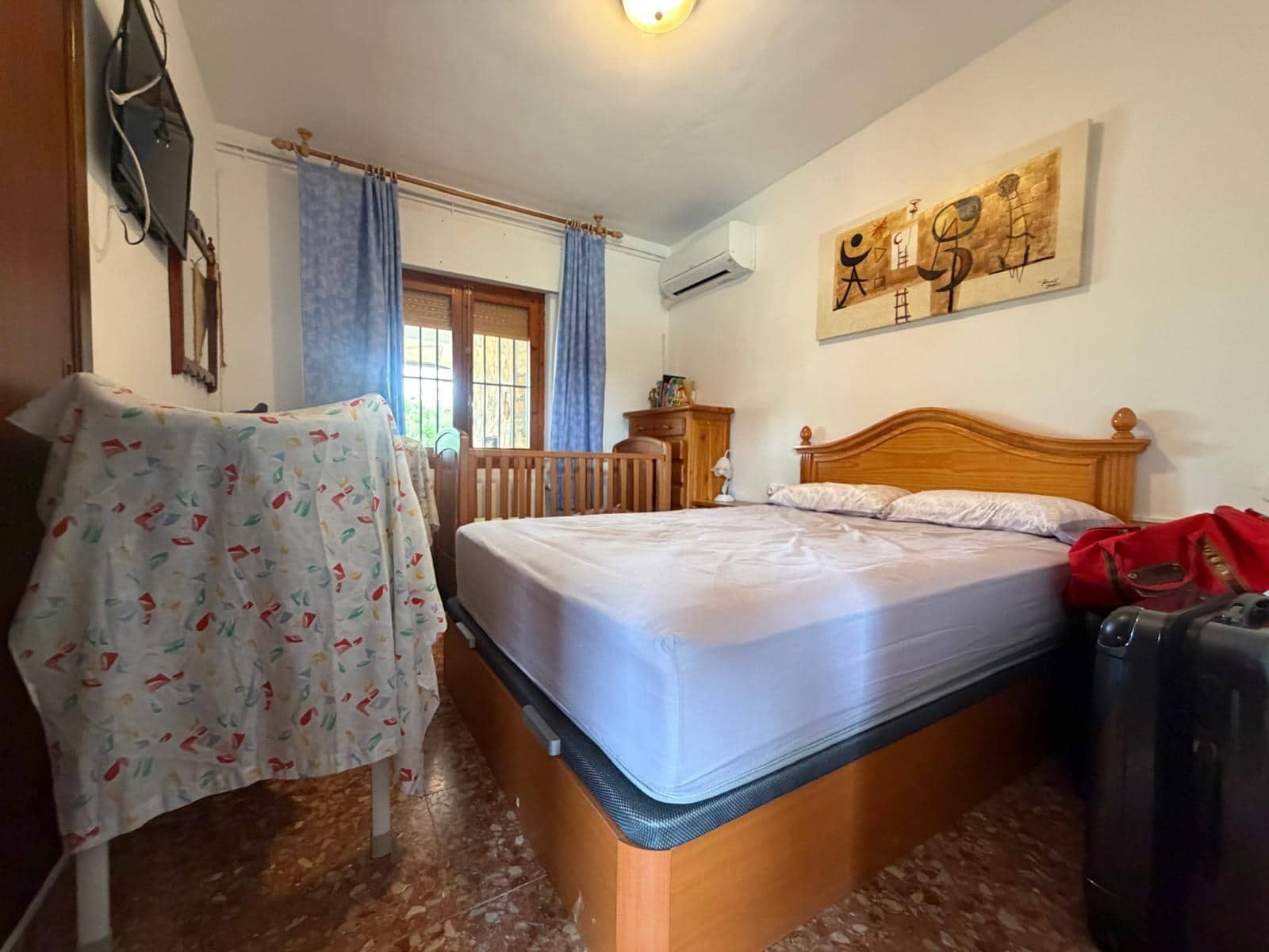 5 bedroom Villa for sale in Albacete city with pool garage - € 395,000 (Ref: 9817994)