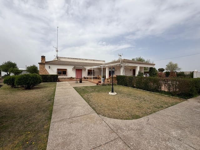 5 soveværelse Villa til salg i Albacete by med swimmingpool garage - € 395.000 (Ref: 9817994)