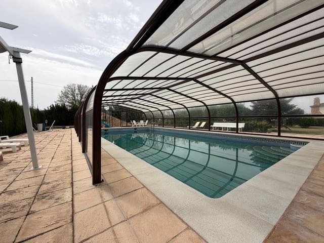 5 soveværelse Villa til salg i Albacete by med swimmingpool garage - € 395.000 (Ref: 9817994)