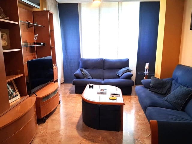 3 soveværelse Lejlighed til salg i Industria, Albacete by med garage - € 305.000 (Ref: 9817995)
