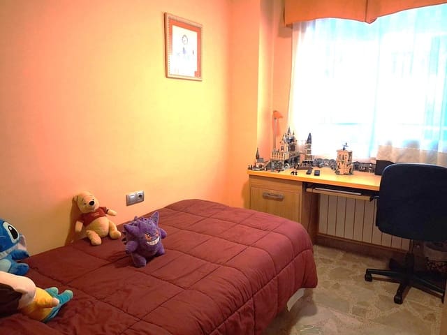 3 quarto Apartamento para venda em Industria, Albacete cidade com garagem - 305 000 € (Ref: 9817995)