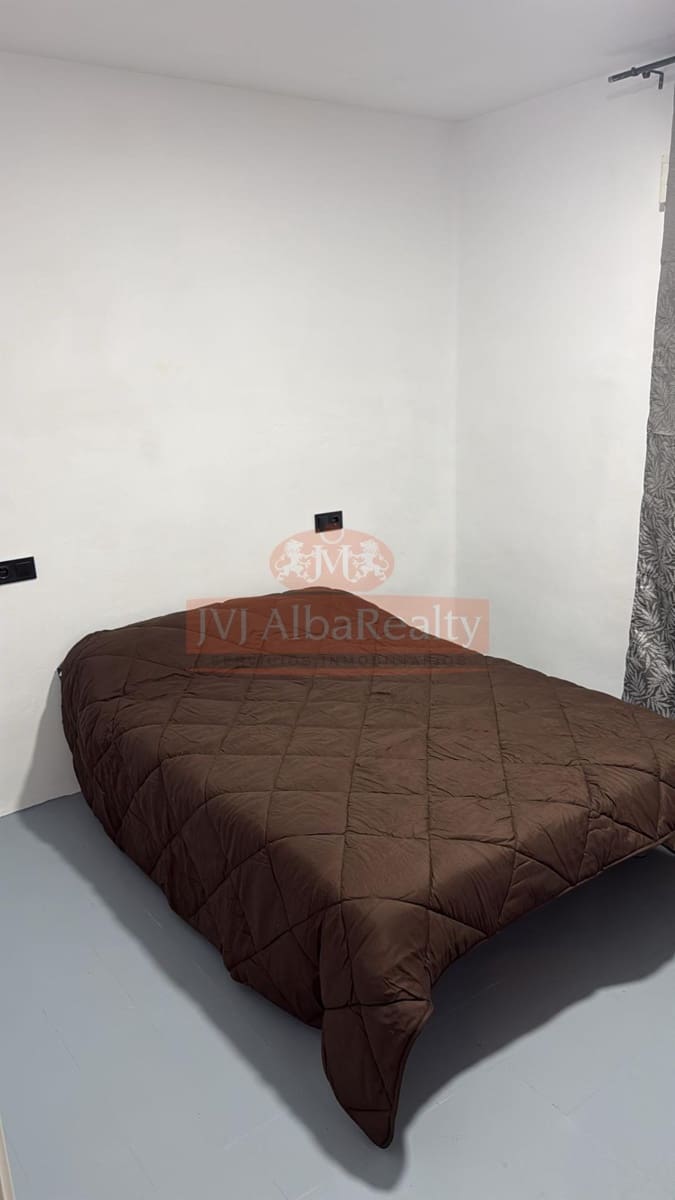 4 bedroom Apartment for rent in Albacete city - € 300 (Ref: 9822701)