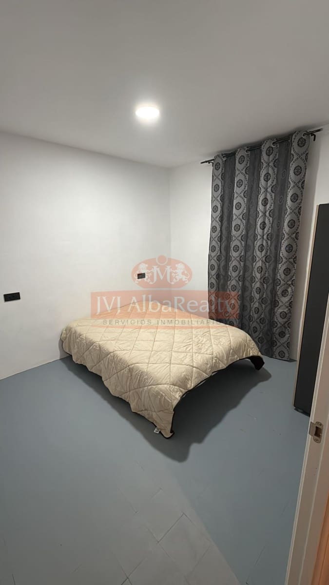 4 bedroom Apartment for rent in Albacete city - € 300 (Ref: 9822701)