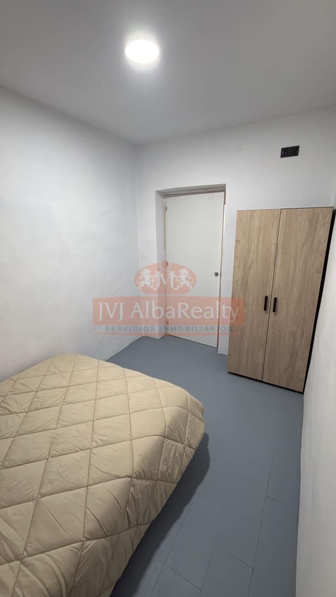 4 bedroom Apartment for rent in Albacete city - € 300 (Ref: 9822701)