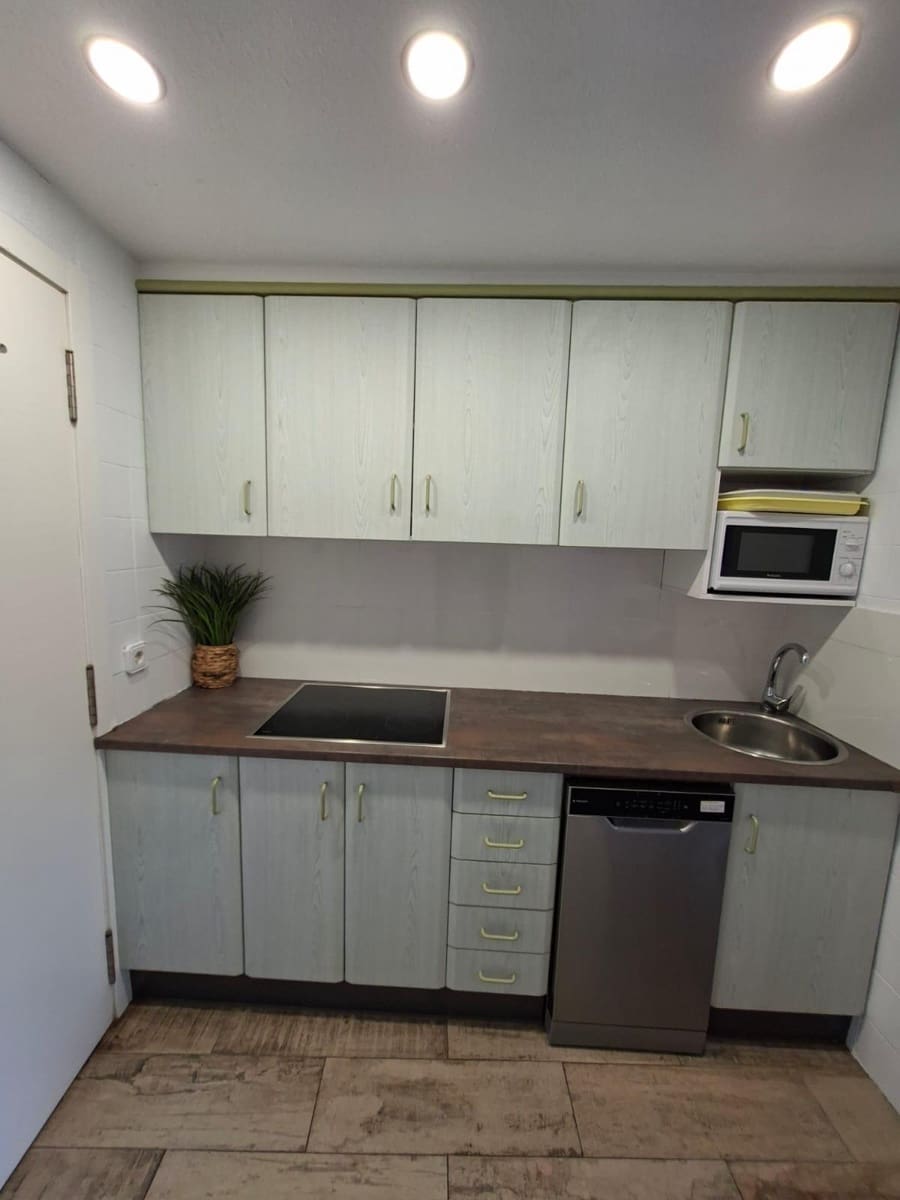 1 soveværelse Lejlighed til salg i Calpe / Calp med swimmingpool - € 249.000 (Ref: 9825379)