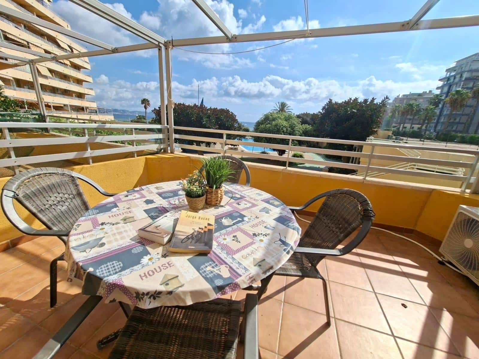 1 soveværelse Lejlighed til salg i Calpe / Calp med swimmingpool - € 249.000 (Ref: 9825379)