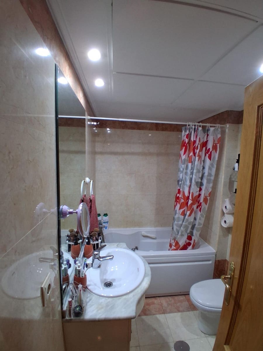 2 soveværelse Lejlighed til salg i Albacete by med garage - € 249.000 (Ref: 9825380)