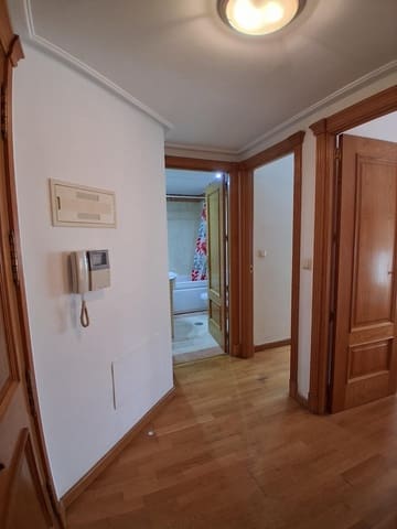 2 bedroom Flat for sale in Albacete city with garage - € 219,000 (Ref: 9825380)