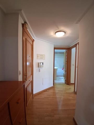 2 bedroom Flat for sale in Albacete city with garage - € 219,000 (Ref: 9825380)