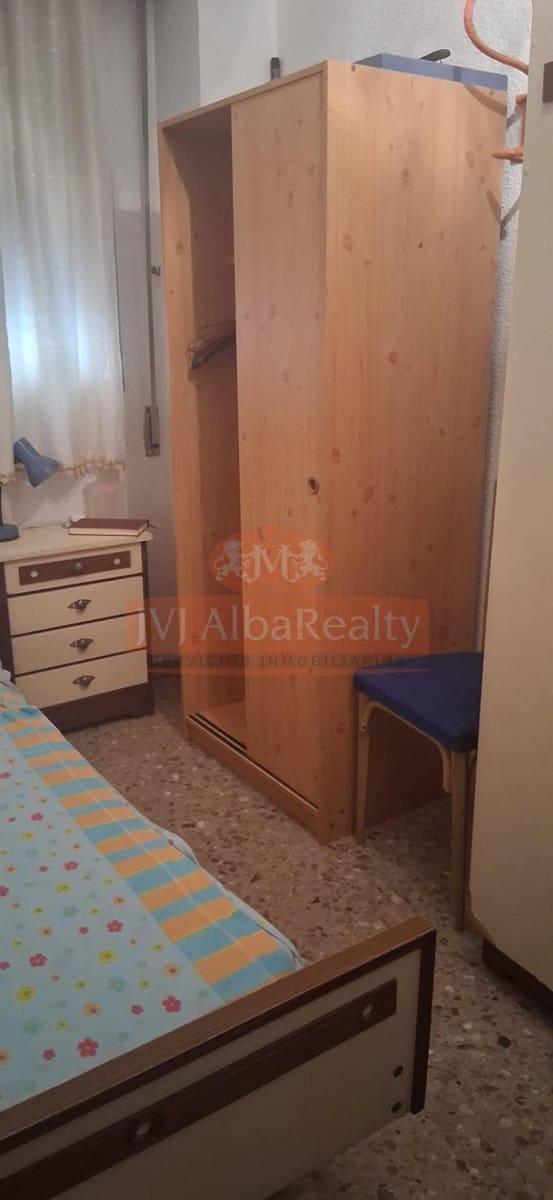 4 soveværelse Lejlighed til salg i Albacete by med swimmingpool garage - € 330.000 (Ref: 9829291)