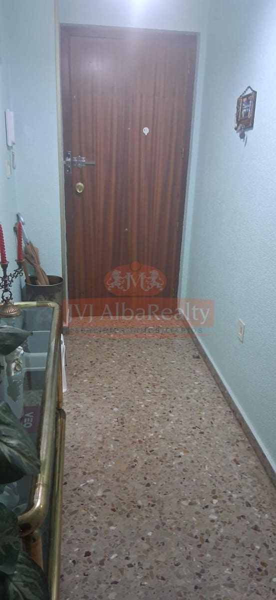 4 soveværelse Lejlighed til salg i Albacete by med swimmingpool garage - € 330.000 (Ref: 9829291)