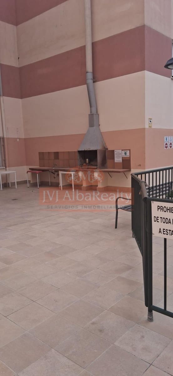 4 soveværelse Lejlighed til salg i Albacete by med swimmingpool garage - € 330.000 (Ref: 9829291)