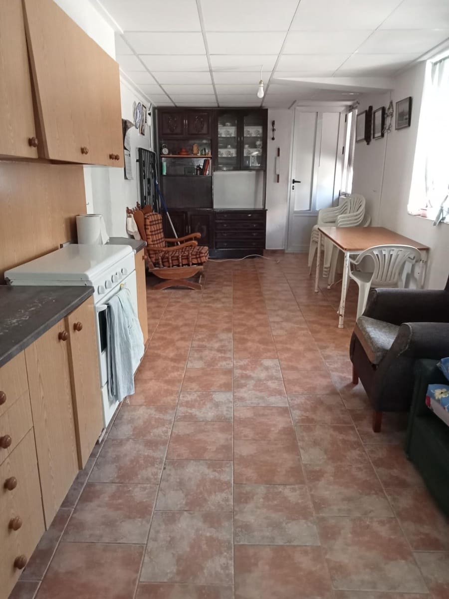 4 soveværelse Byhus til salg i Lezuza med garage - € 60.000 (Ref: 9829293)