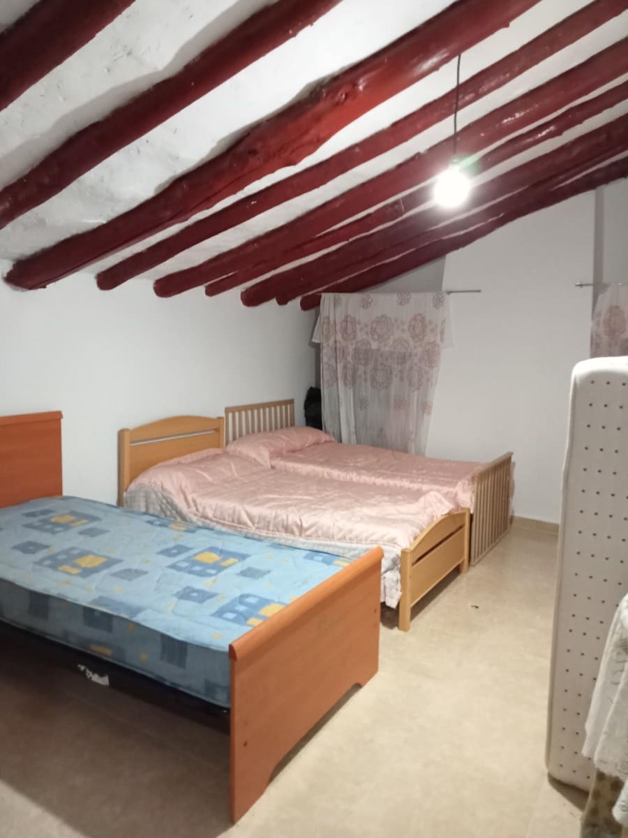 4 soveværelse Byhus til salg i Lezuza med garage - € 60.000 (Ref: 9829293)