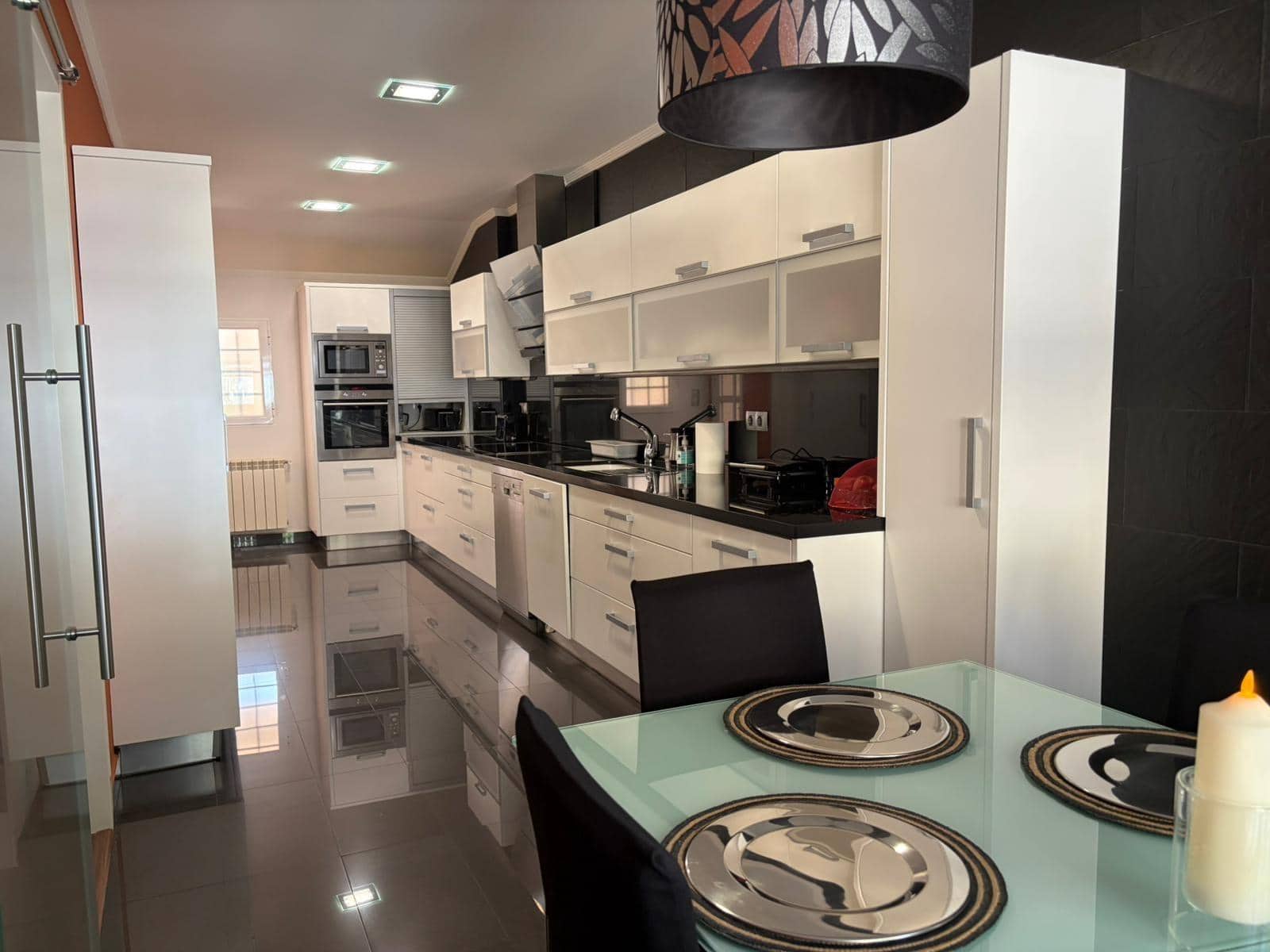 4 soveværelse Villa til salg i Albacete by med garage - € 750.000 (Ref: 9831637)