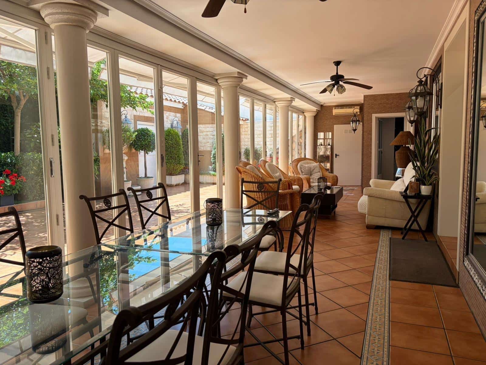 4 soveværelse Villa til salg i Albacete by med garage - € 750.000 (Ref: 9831637)