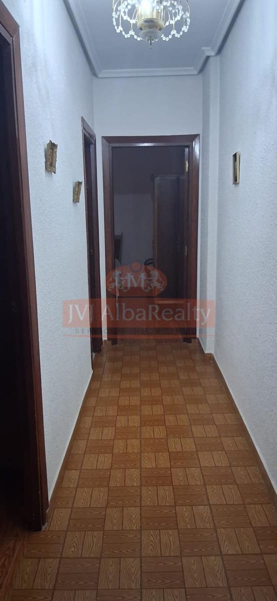 4 bedroom Flat for sale in Albacete city - € 225,000 (Ref: 9843610)
