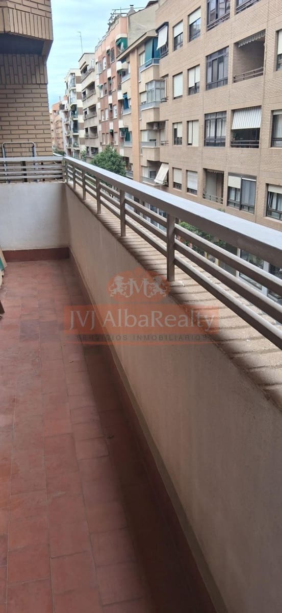 4 bedroom Flat for sale in Albacete city - € 225,000 (Ref: 9843610)
